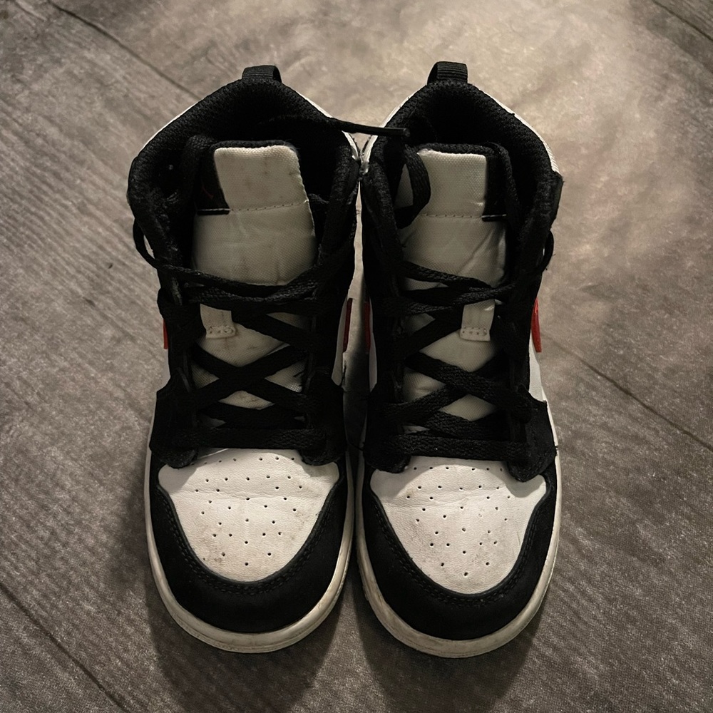 Nike Jordan 1s, retro high- Toddler size 10C.